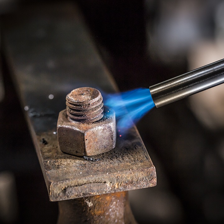 Loosen Rusted Bolts